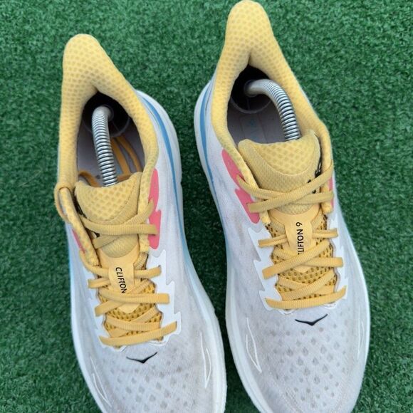 HOKA ONE ONE CLIFTON 9 - Women’s Running Shoes - SIZE 9.5B - Picture 5 of 10